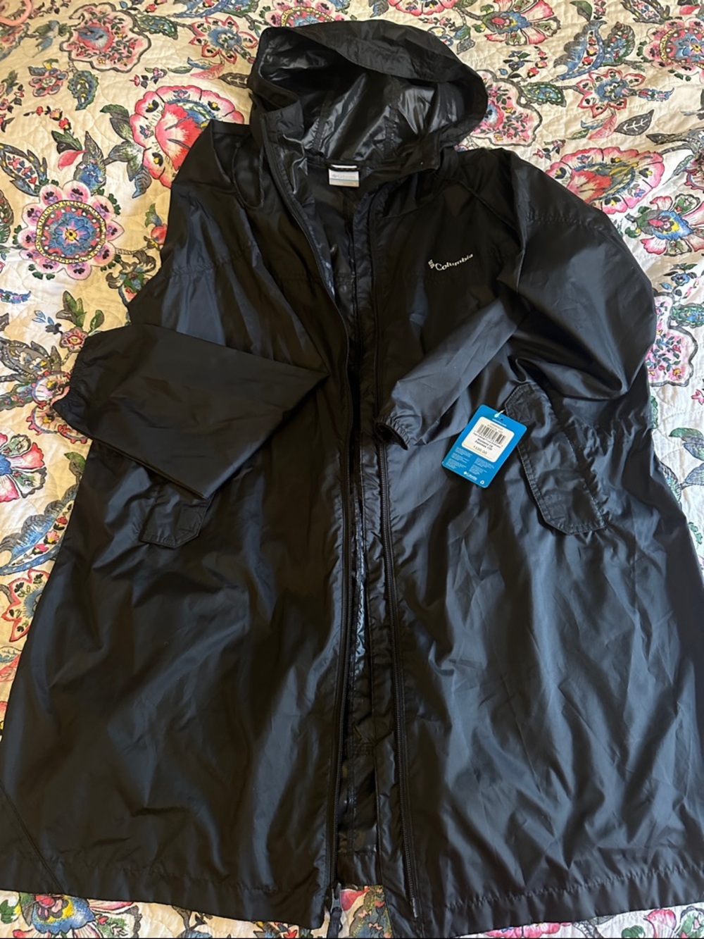 Columbia Black Hooded Lightweight Rain Shell.  Size 1x